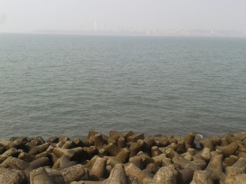 EKayEsque's tweet image. @WeAreMumbai #BombayLoves Marine Drive :)
