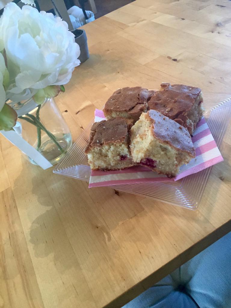 BoxwoodGosforth's tweet image. Treat yourself to one of our white chocolate &amp;amp; raspberry blondes! It is Friday after all! #tgif #FridayFeeling