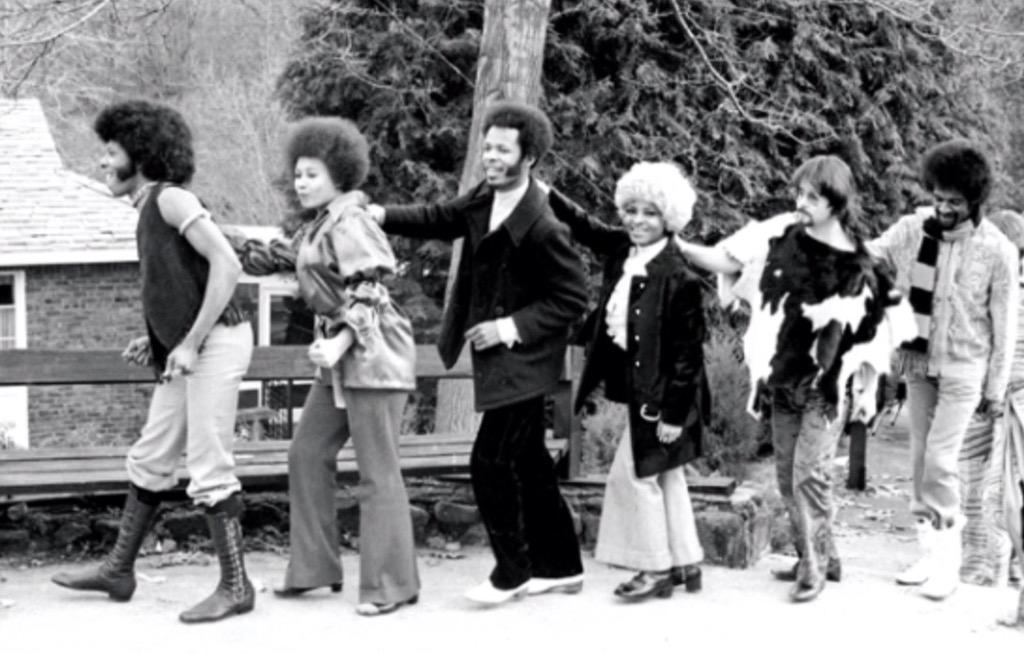 06/05/1946 Happy BDay Freddie Stone, guitarist with sibs Sly,
Rosie & Vet of Sly & The Family Stone 