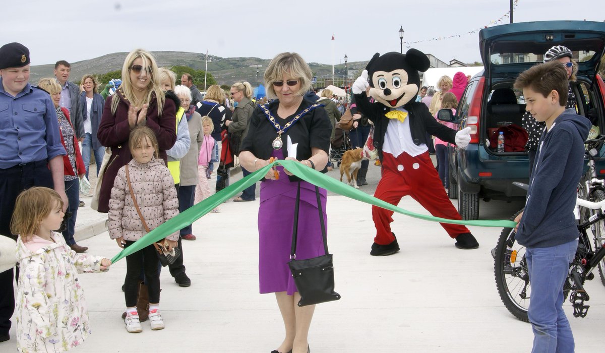 NWPioneer's tweet photo. GALLERY: Crowds flock to Deganwy's family friendly fun day - http://t.co/kiZntedTy1 http://t.co/JB98u9Fhm2