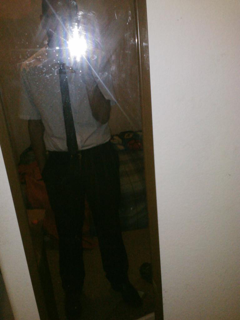 yungjefe_08's tweet image. Lookin real GQ ish lol #graduationfit