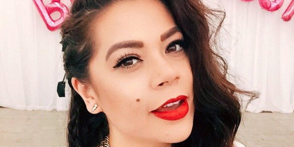 HuffPost's tweet photo. The flawless response this woman had to a dude who told her she needed to lose weight http://t.co/tlQ85mbT9t http://t.co/MP65yrf7GY