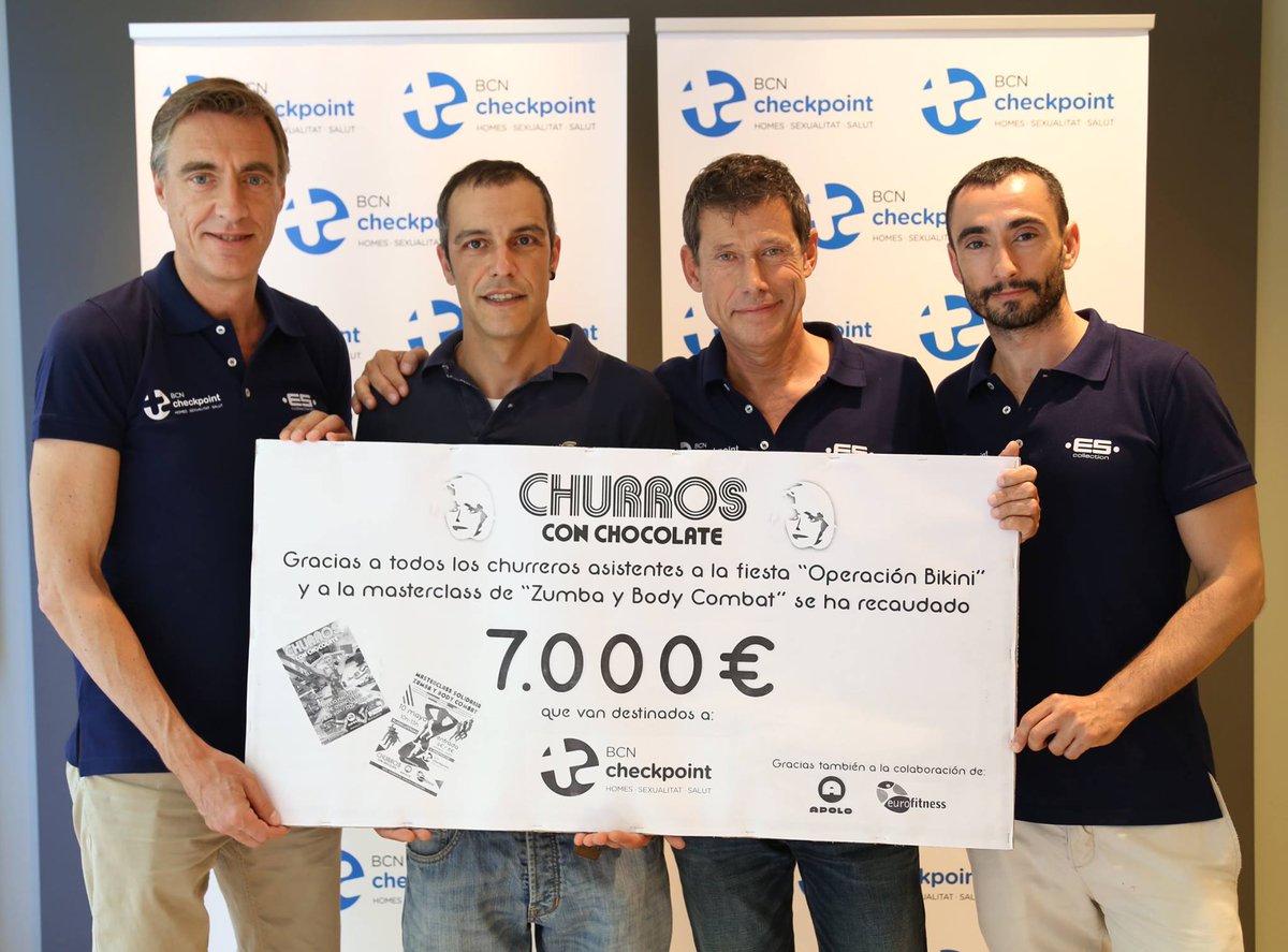 BCNCheckpoint's tweet photo. #ChurrosconChocolate lliura a #BCNCheckpoint la recaptació íntegra de la seva acció solidària del passat 10 de maig. http://t.co/Ig9XN2FLdV