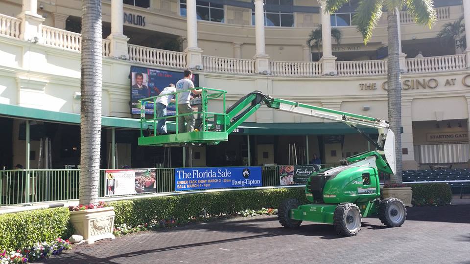 RSILED's tweet photo. Servicing Gulfstream Park "walking ring" video displays. #RSI #gulfstream #LED #servicework #advertising http://t.co/PvKVNmTncu