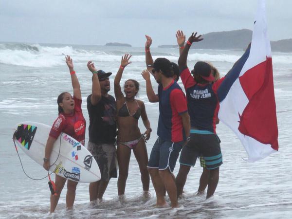 SuperDeportes's tweet photo. Nada como el feeling de equipo!!! #VamosPanama #ISAWSG @ISAsurfing http://t.co/GGgcIIHRMn