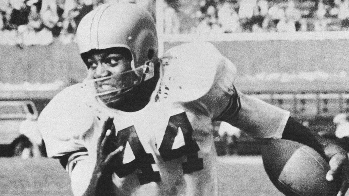 ESPNCFB's tweet photo. Jim Brown on Syracuse unretiring No. 44: 'I didn't exactly endorse it' » http://t.co/4e6NHVG9Le http://t.co/tzcpvIQjUY