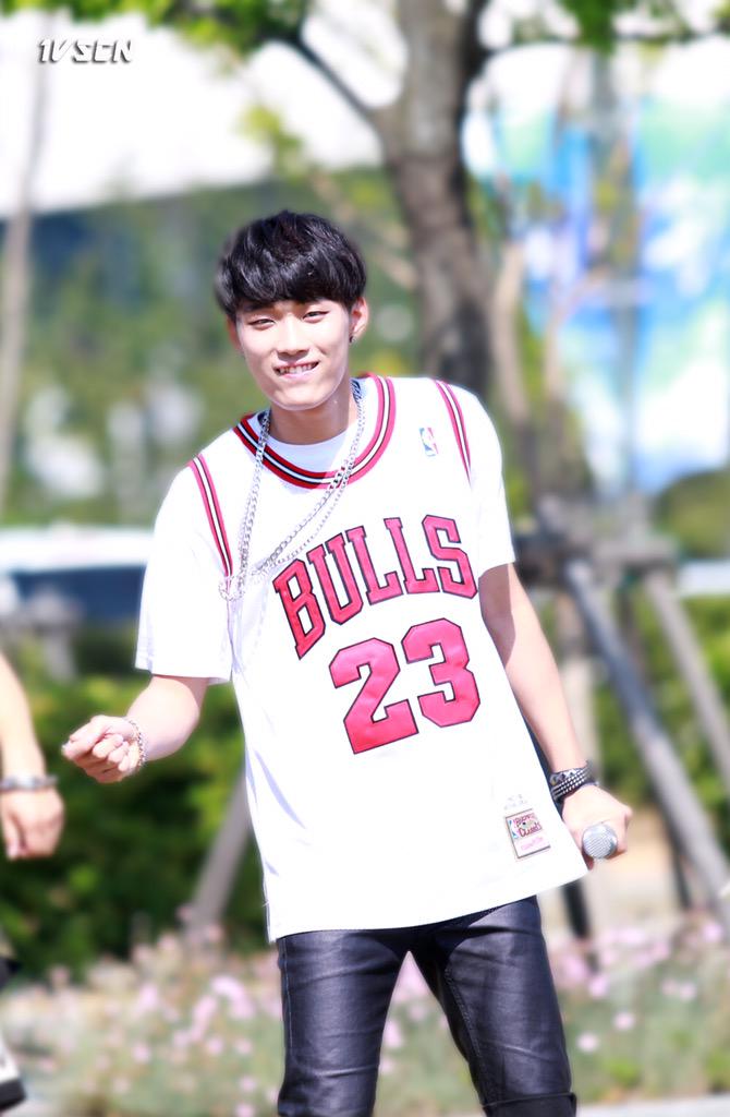 1vscn's tweet photo. 150529 부산항축제 #원보이시스 #E_Stun #J_Han 💕Hi Sunshine ~! 원본:http://t.co/1tEOpaqRvX http://t.co/V0KZOoFM4E