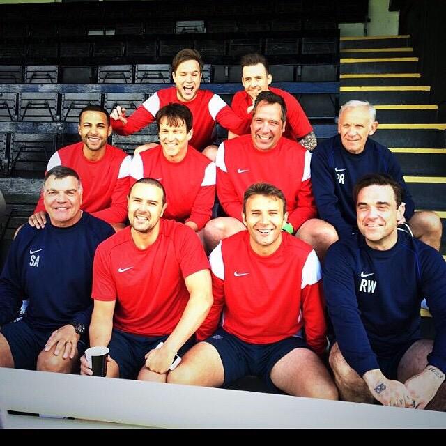 jongotsnow's tweet image. "@ollyofficial: Year ago I was with these fine gentleman @socceraid http://t.co/fwXZt3jdSg" Two of the best @ollyofficial &amp;amp; @robbiewilliams