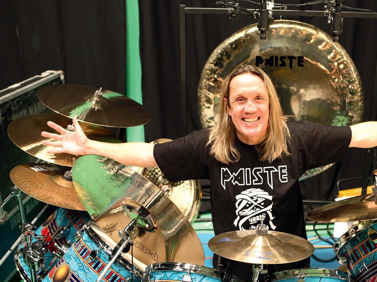 Happy Birthday Nicko McBrain,
feliz cumpleaños, baterista de lo recordamos  