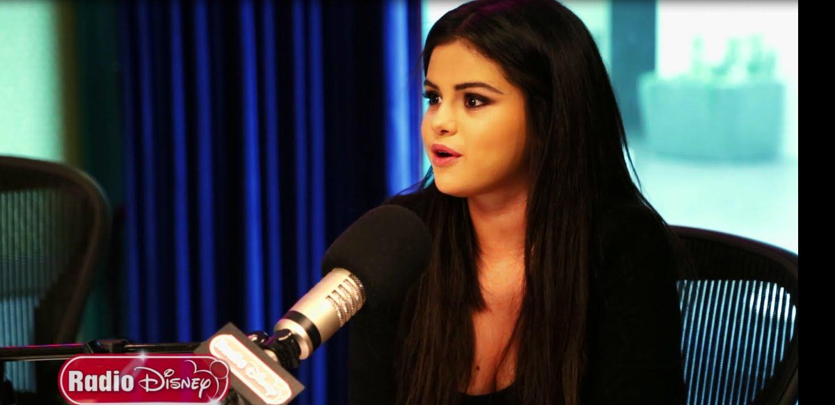 drewsimon45's tweet photo. Check out @selenagomez and @kelly_clarkson in this Radio Disney video! #RDVIPsweepstakes - http://t.co/fPeDvG1ema http://t.co/UAIEwhDqxa
