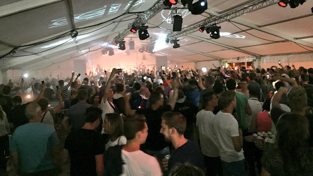 alpedhuzessers's tweet photo. Feest op de berg! #ad6 ^EH http://t.co/drAg9K0LeW