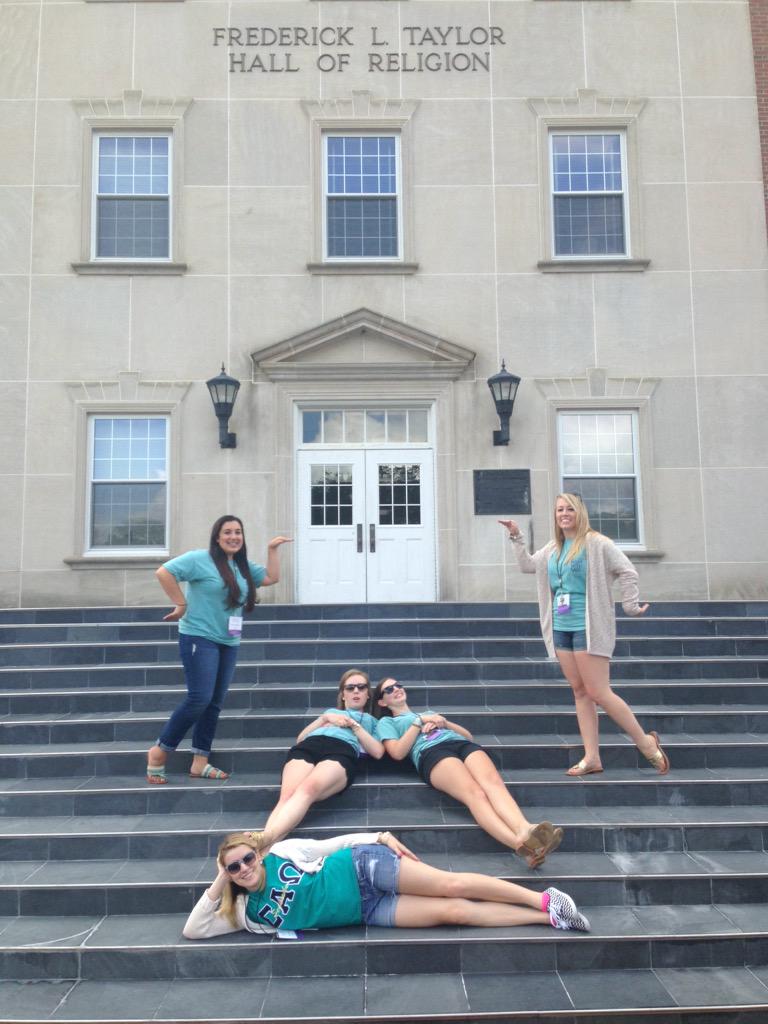 maggiep413's tweet image. We walk like Egyptians @SAOConvention15 #saoconvention2015 #omicronchapter #saopyramid