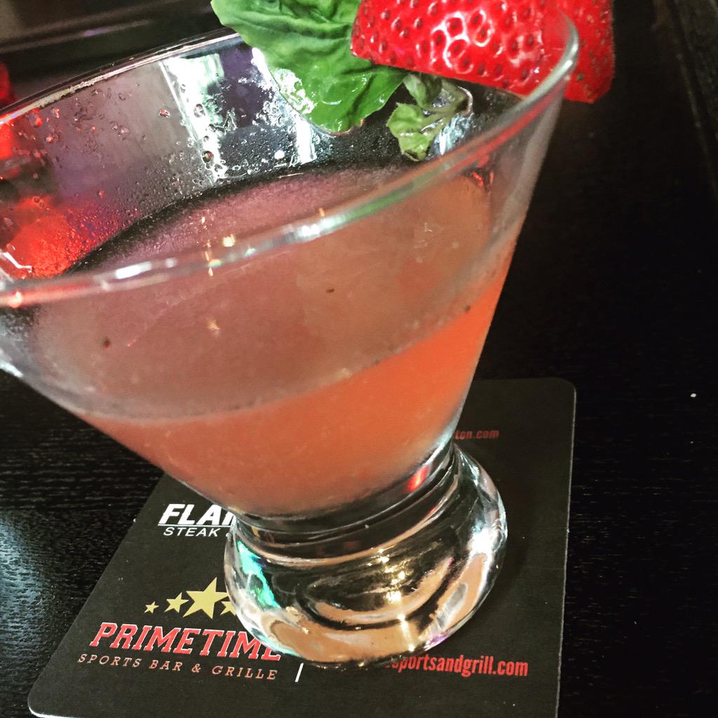 Damn <a href="/ATownBallston/">A-Town Bar & Grill</a> - what is this avocado ranch sauce all about? NOM <a href="/LisaBZawacki/">L I S A Z A W A C K I</a>, excellent suggestion.