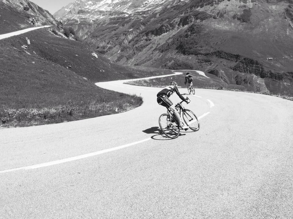 Alpcyclescom's tweet image. #LastJollyintheMountains #Beforeweopen #alpcycles2015 @eeecoaching @mulebar @7_Magpies