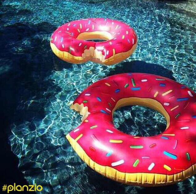 planzioapp's tweet image. Donut worry, be happy. Float around in #donutfloaties this Friday &amp;amp; enjoy free donuts because it's #NationalDonutDay