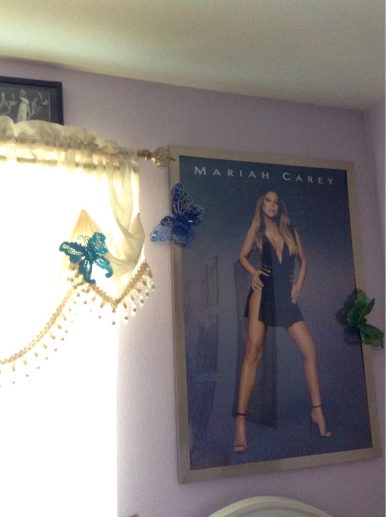MegZGrenfell's tweet photo. My newest edition to my room, my lovely #1sToInfinity @MariahCarey poster!! So excited it finally came in the mail!β€οΈ http://t.co/JKJadSWul5