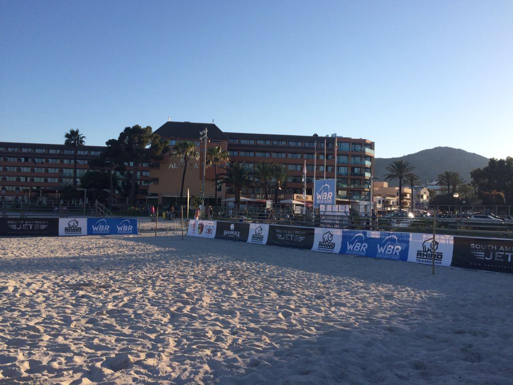 pachuabete's tweet photo. Getting ready for tomorrow! #WorldBeachRugby Arena @RhinoTeamwear @WorldBeachRugby http://t.co/srbygNxisA