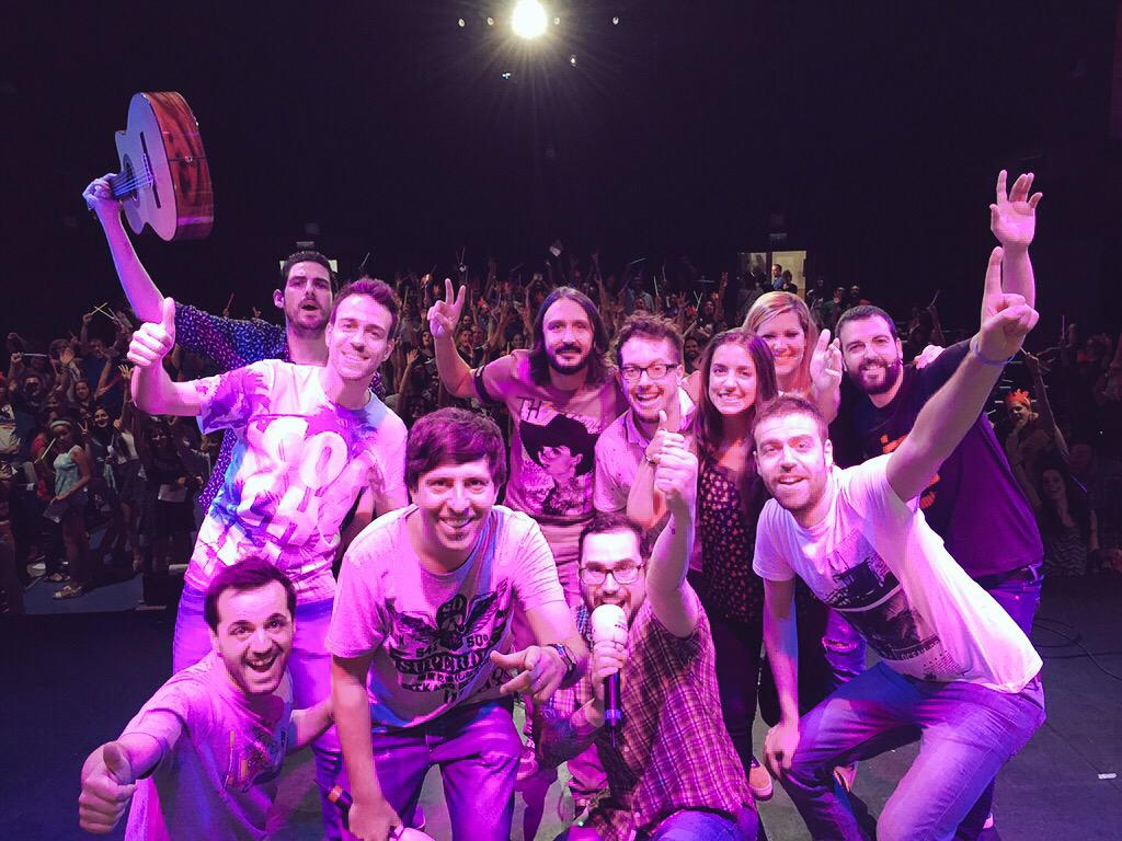 40Andaya's tweet photo. GRACIAS MÁLAGA!! OS QUEREMOS!! #AndaYaElShow http://t.co/fAqK8nkHXl