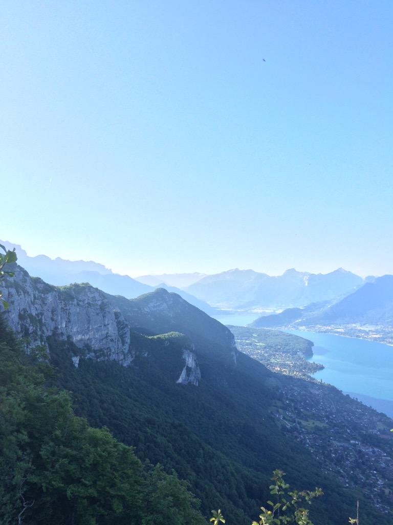 TaylorJuli's tweet photo. Hello, Annecy! Morning run after a great visit to meet the geniuses behind @SalomonRunning gear http://t.co/Un4YPw6y2Z