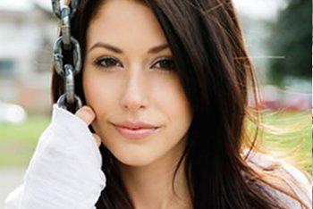 Happy Birthday to AMANDA CREW (FINAL DESTINATION 3, HAUNTING IN CONNECTICUT) who turns 29 today 