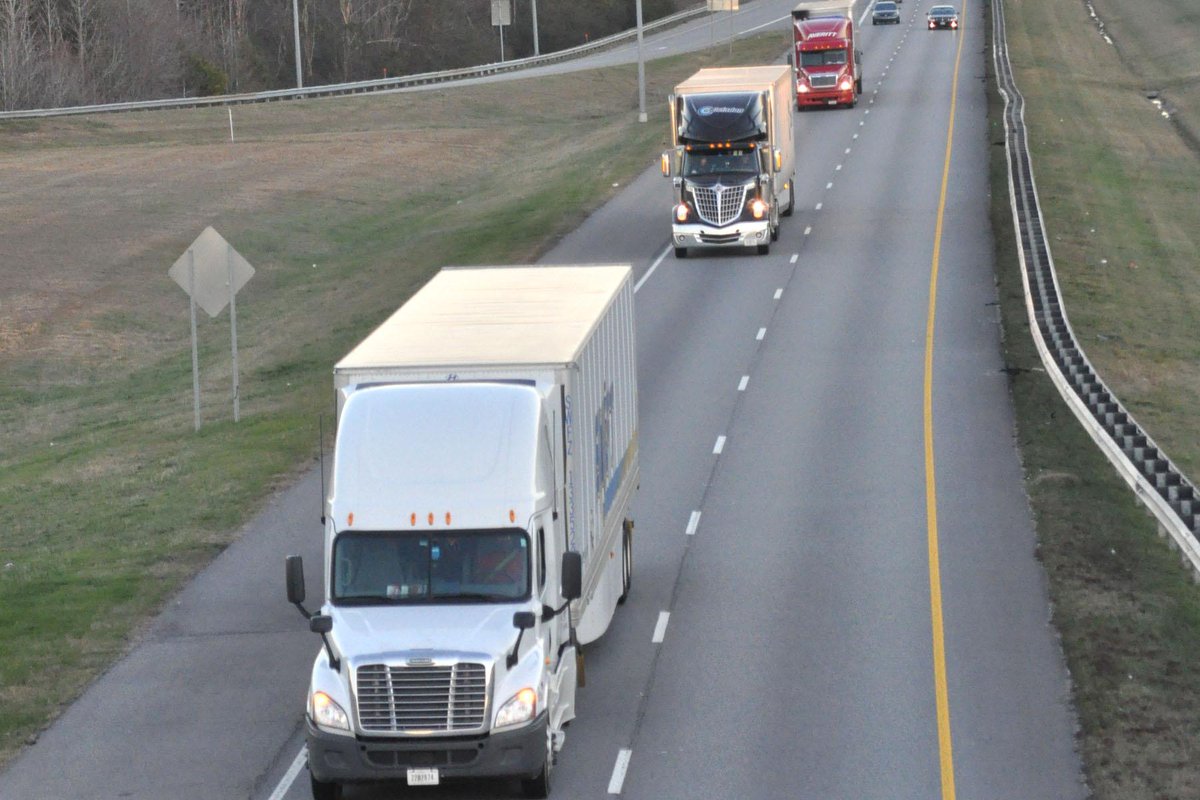 OverdriveUpdate's tweet image. Trucking adds another 8,600 jobs, could hit 8-year employment high this month ow.ly/NVIo3