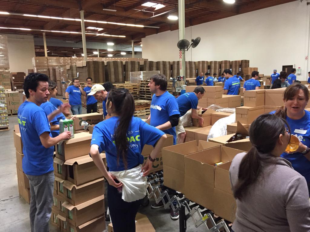 Making an #ImpactThatMatters with <a href="/DeloitteUS/">Deloitte US</a> at <a href="/OC_FoodBank/">OC Food Bank</a> to feed the hungry in Southern California.