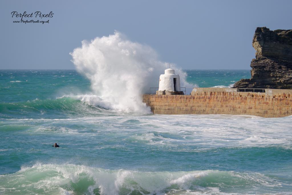 PerfectPixelsUk's tweet image. Portreath in the evening sun with a little breeze blowing....