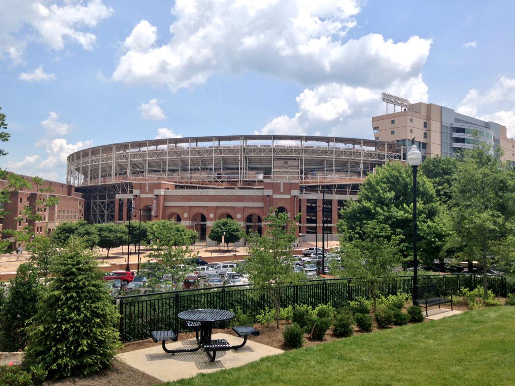 utspacewrangler's tweet image. All of the detail work being done by @UTKnoxville &amp;amp; @Vol_Football is paying off! #TreeByTree #BrickByBrick #GoVols