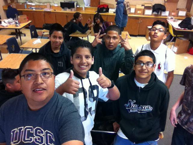 diazjesus_slug's tweet photo. Selfies with 4th period #CCMS2015 http://t.co/i9672KliYV
