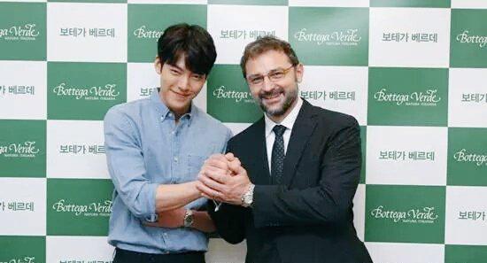 woob_89's tweet photo. Director of 'Bottega Verde' http://t.co/XNAIcLz4tX