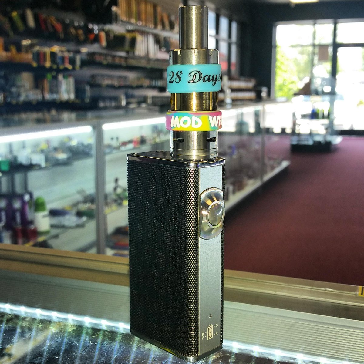 Highlifesmoke's tweet image. #heatvape #vmesh Only $49.99 at your local #highlife #livinthehighlife #highlifesmokes #wedabest  #teamhighlife