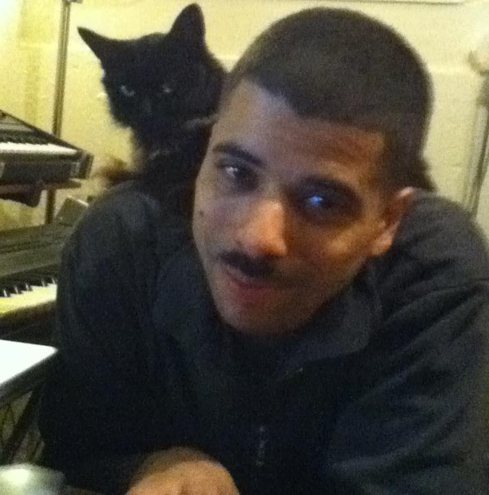 lightnessdesign's tweet photo. My #MusicProduction studio assistant, Miette.
#StudioCats http://t.co/jAk8whgafn