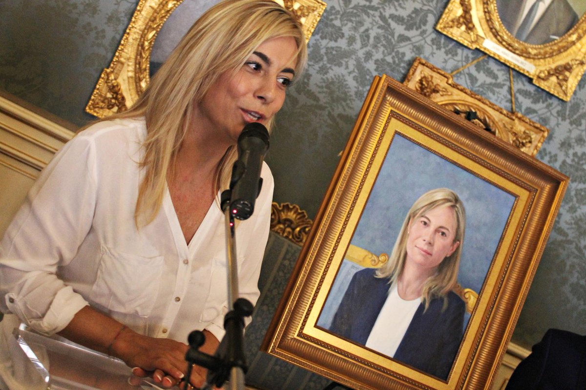 .<a href="/SCastedoRamos/">Sonia Castedo Ramos</a> "Aquí queda colgada la primera mujer alcaldesa electa de Alicante" #GaleríaAlcaldesAlicante