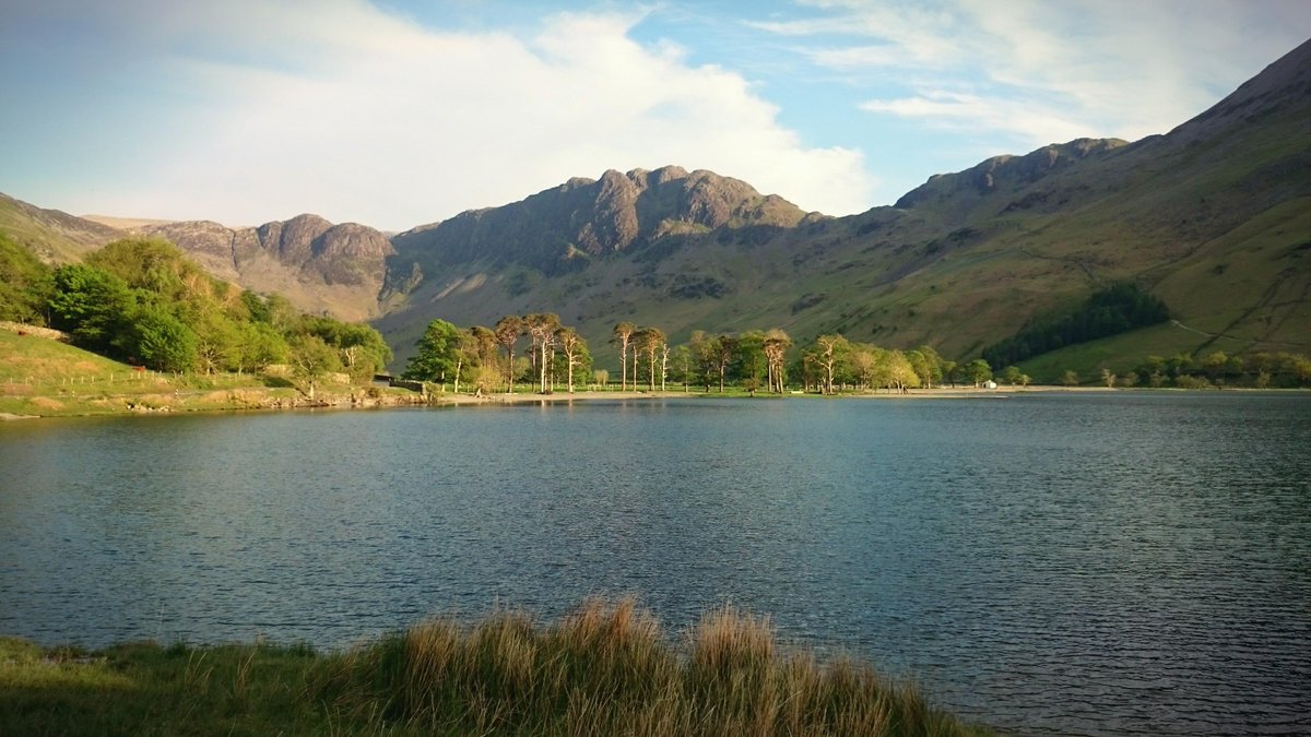 walkingcycling's tweet image. #haystacks enjoying the last of yesterday's sun at #buttermere @Keswicklocks @keswickbootco @KeswickMuseum