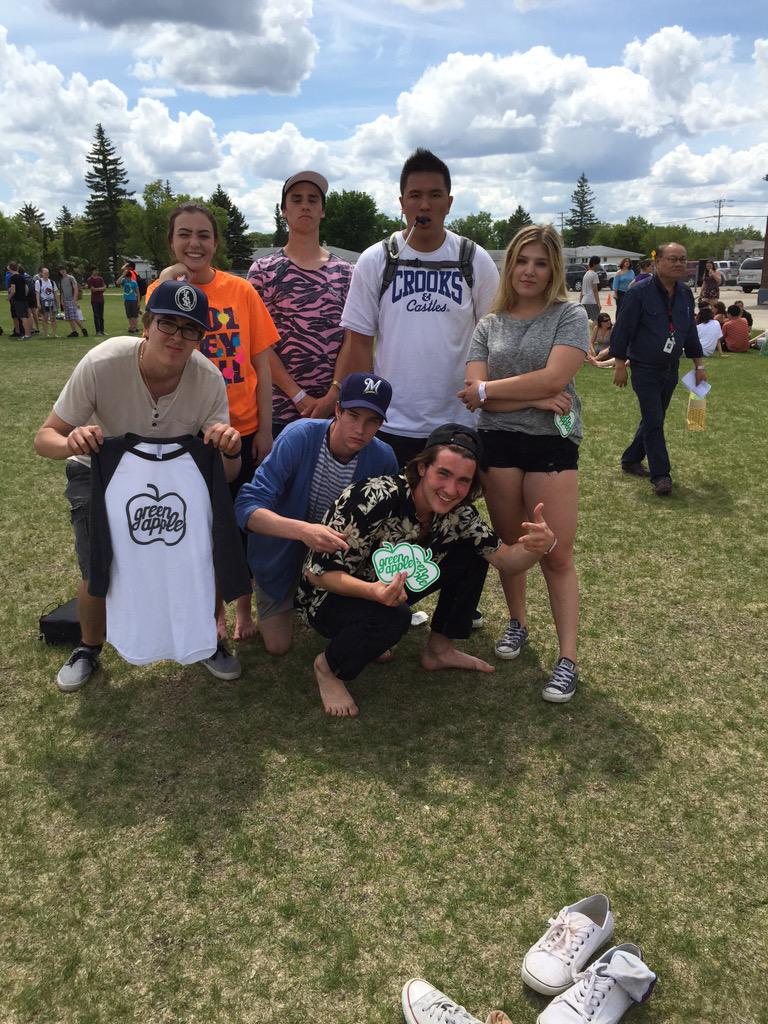 cbLRSD's tweet photo. Students enjoying outdoor activities #cbenvitalité #cbstudents #cbLRSD http://t.co/dNN2ottjsb