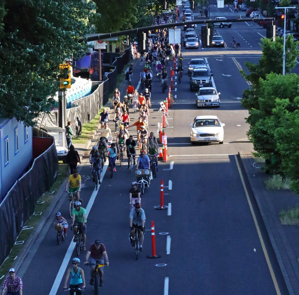YesThatMountain's tweet photo. #pedalpalooza on #betternaito #betterblockpdx #betterblock http://t.co/b8XUG9Uc3k