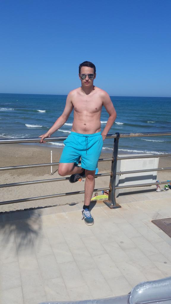 Qz1UK's tweet photo. Sunny Espania :P #Alicante http://t.co/erhOzTBMIJ