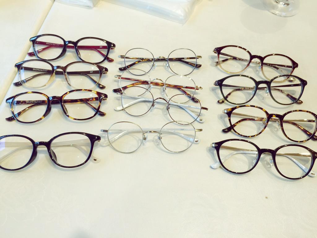 山田菜々 Zoffと田中里奈ちゃんのコラボめがね 昨日りなちゃんがくれた かわいい めがね大好きなの 全部可愛かったけど私の一番お気に入り ケースもシンプルでおしゃれ さすがりなさま 笑 今日から発売 Http T Co Qh5cqy29wp Twitter