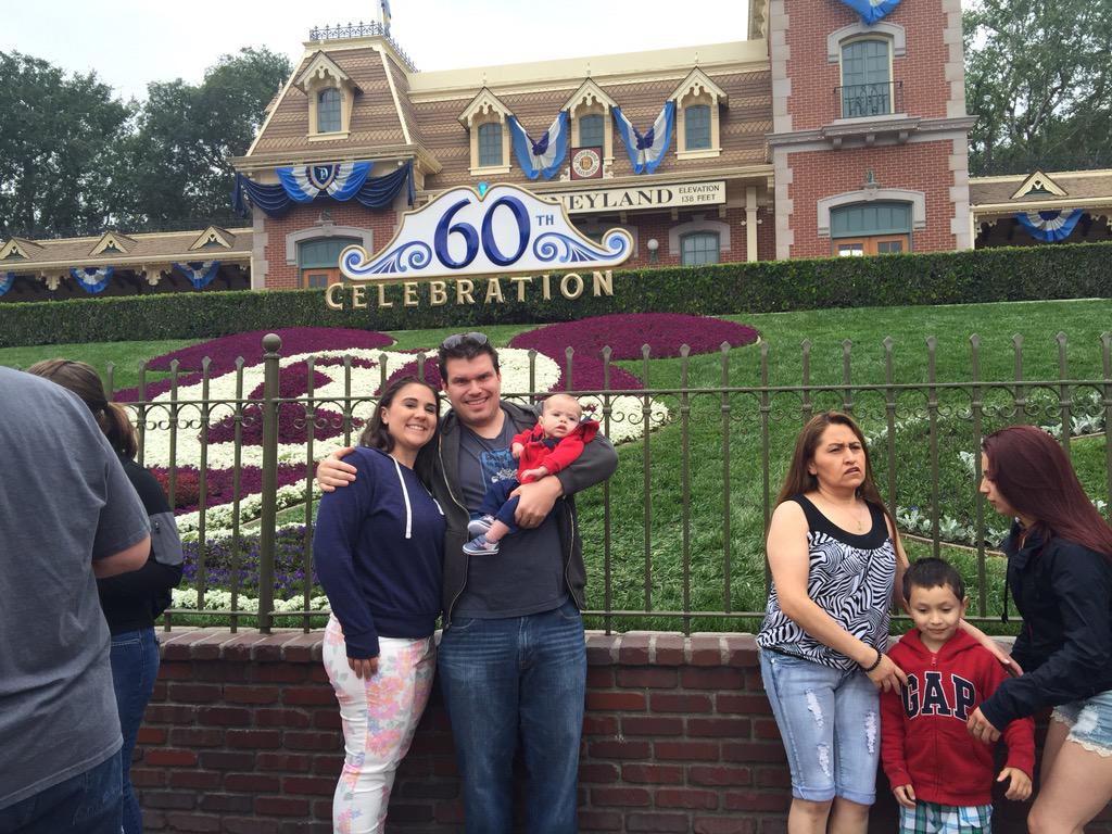 imaqtdancer's tweet photo. #disneyland60 http://t.co/5YzT71E5TA