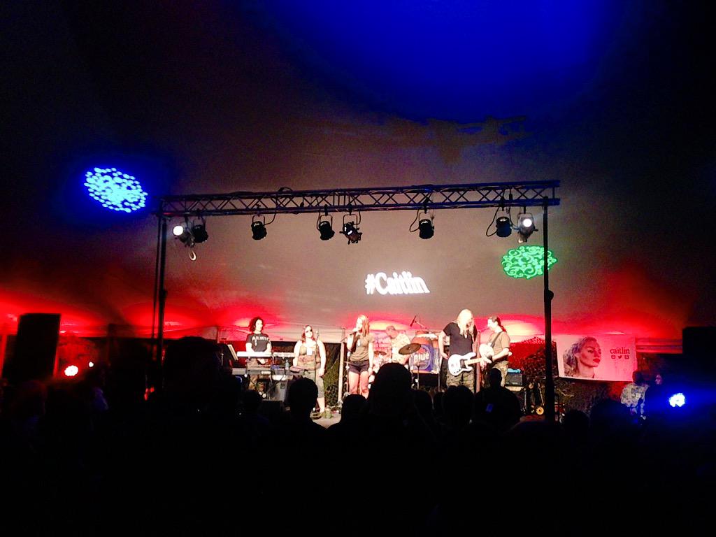 LaurenHall's tweet image. Chills! Lance would be proud @CaitlinKoch #caitlin 🙌🏻 #BASH2015