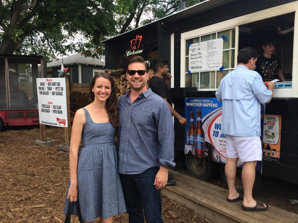 POIWritersRoom's tweet image. Post-panel BBQ #PersonOfInterest #ATXFestival @AmyAcker @atxfestival