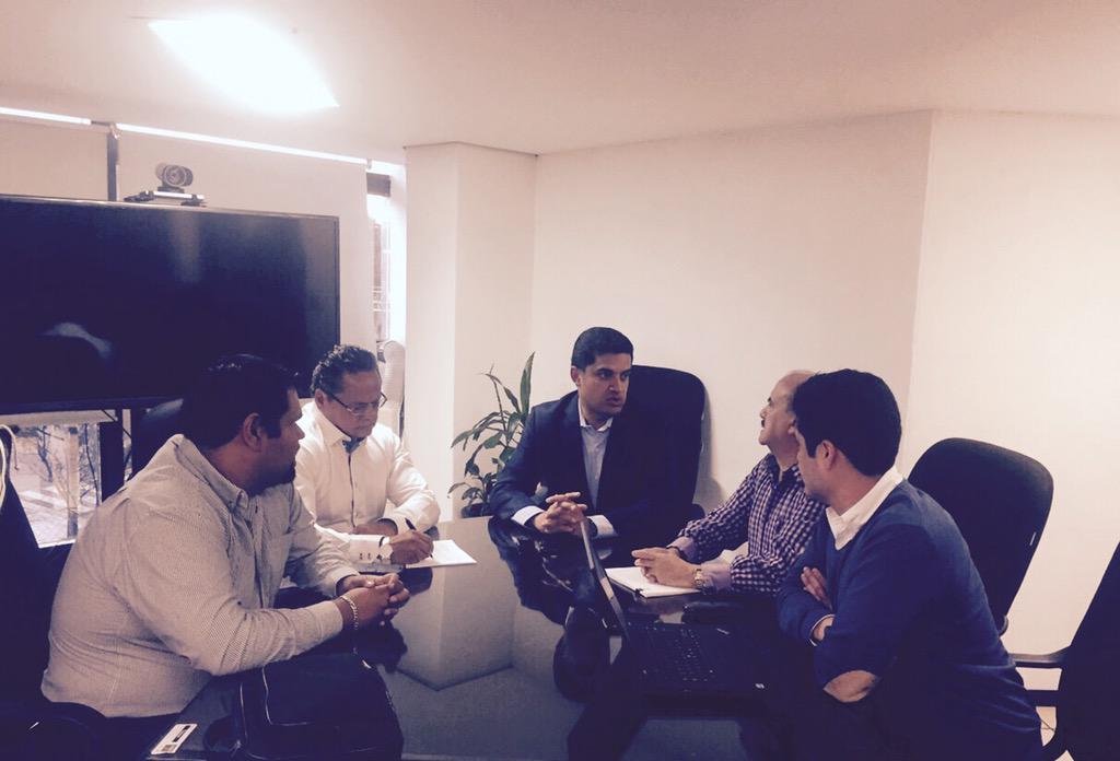 jmvalerapiedras's tweet photo. Reunión de prospectiva con el equipo de trabajo de la Dirección General de Atención y Operación. http://t.co/AUuZZDdzXo
