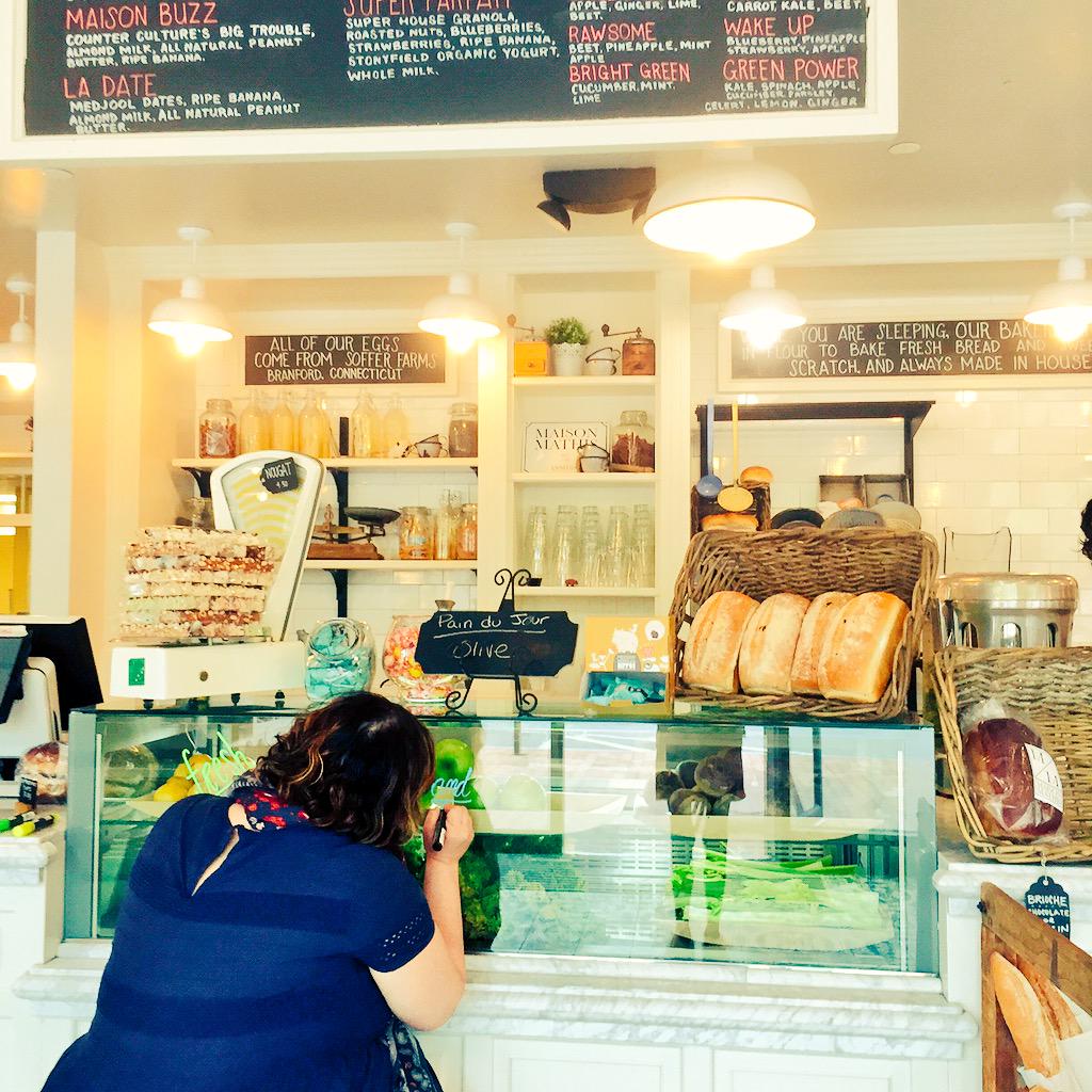 bunnybisous's tweet image. artists at work: chef d'oeuvre, literally. #belgiansdoitbest @MaisonMathis @MMYale