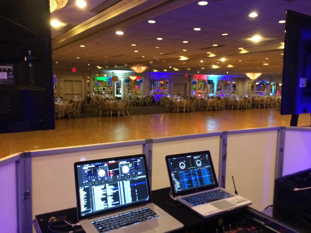 MrHristofis's tweet image. View from dj booth #prom2015