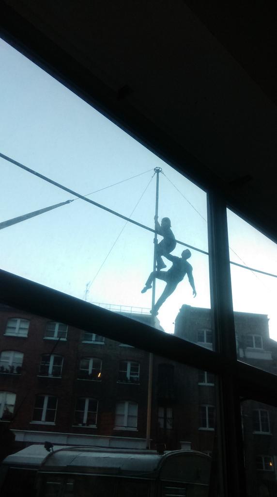 Had such an amazing night <a href="/theatredeli/">Theatre Deli</a> for #shelterme - beautifully immersive and totally breathtaking.