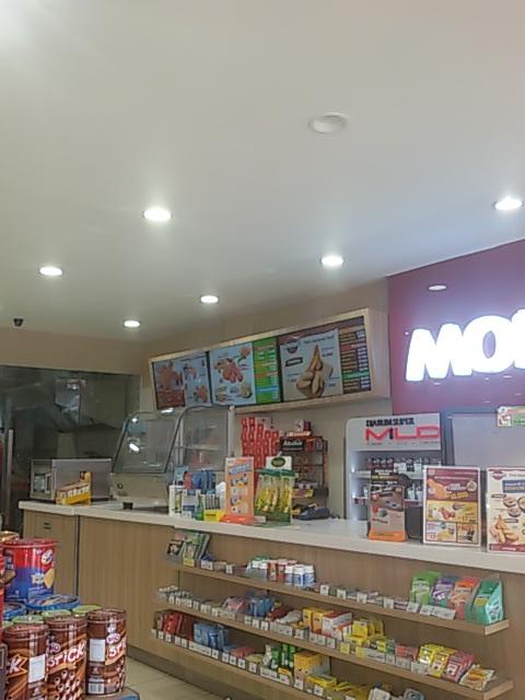 vegaaaaa_a's tweet photo. Tempatnya asik, makanannya enak..nyummy banget dah! #RangersChicken http://t.co/Pt6Ma61xuX