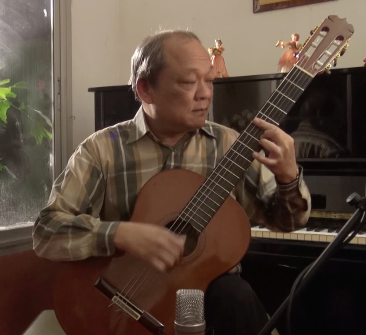 Love in C Major (รักในซีเมเจอร์) - Kiratinant Sodprasert 
youtu.be/4JhtBps6yEc