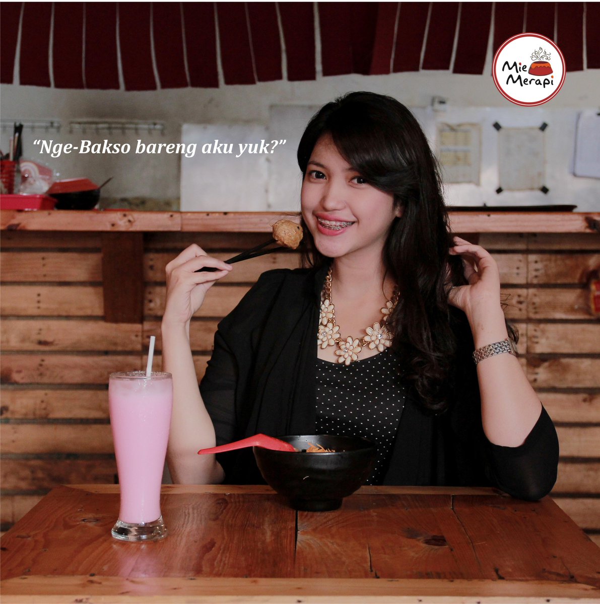 infobdg's tweet photo. Yakin gak mau nemenin aku nge-Bakso di #MieMerapi? Racikan baso + mie merapinya enak bgt, yummy~ @MieMerapi http://t.co/gxLvntyJ7T