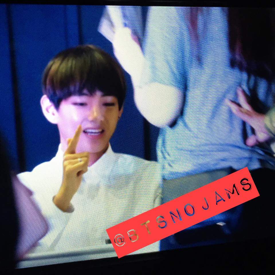 btsnojams's tweet photo. [150605 Hello Session]

cr：@btsnojams
#TRBinMY #TRBinKL #hellosession #BTS #방탄소년단 http://t.co/lQB7YJiPBl