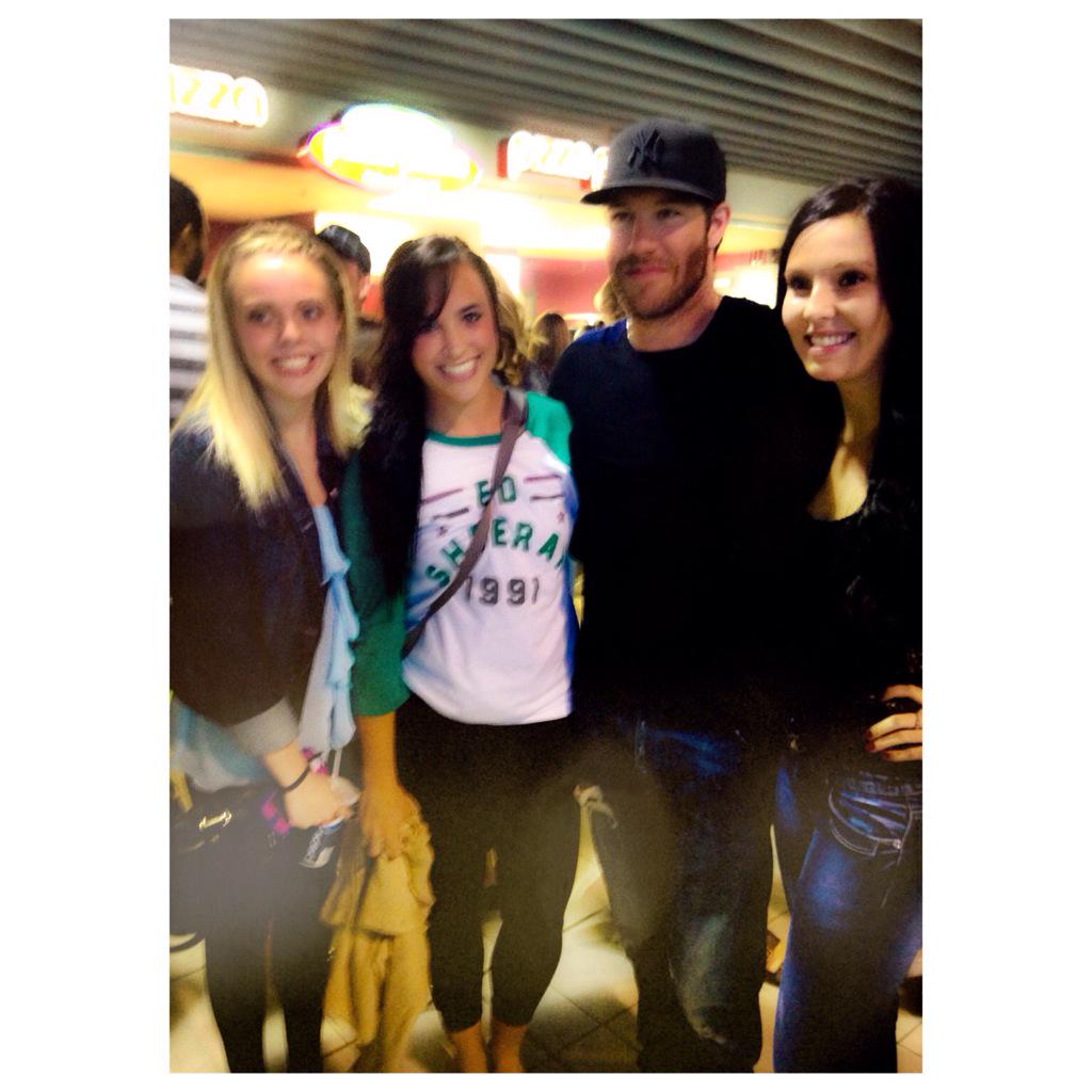 SarahHelps's tweet photo. Went to see @edsheeran tonight.. Didn't get to meet him but we met someone just as amazing😍 @BrandonPrust8 http://t.co/jw6DeMHPQu